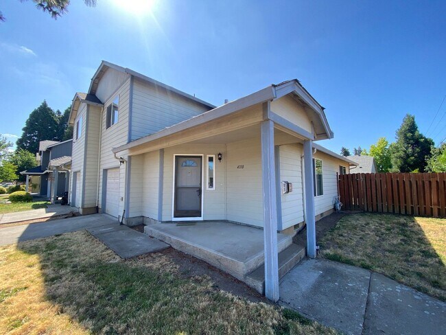 Foto del edificio - 4310 Sacramento Ct NE