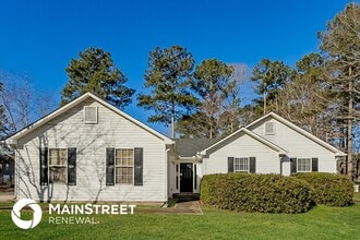 Building Photo - 12 Collins Ln