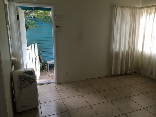 Private entrance to studio - 12165 Emelita St