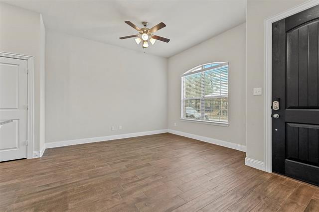 Foto del edificio - 2221 Apex Dr