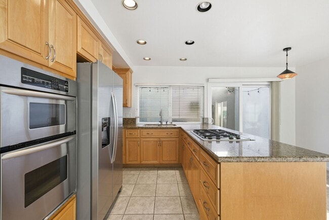 Building Photo - Rare Free-Standing Bluffs Z Plan – Largest...