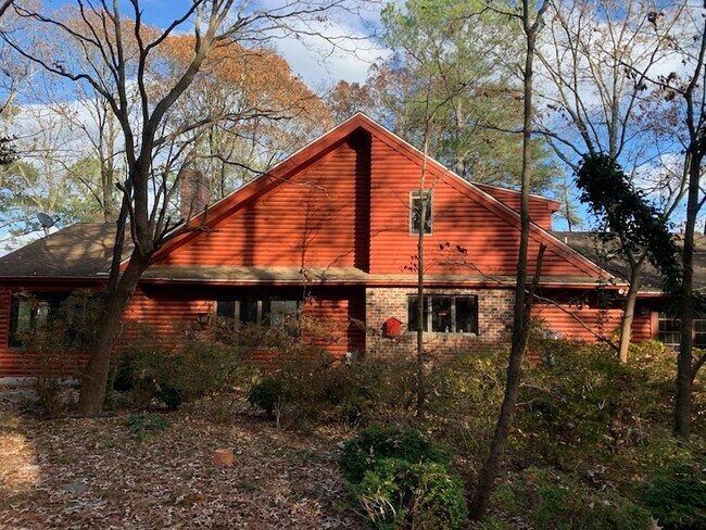 Foto del edificio - 9077 Henderson Ln