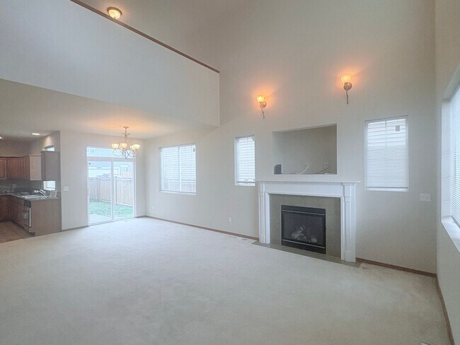 Foto del edificio - Charming 3-Bedroom, 4-Bath Home in the Heart of Orting