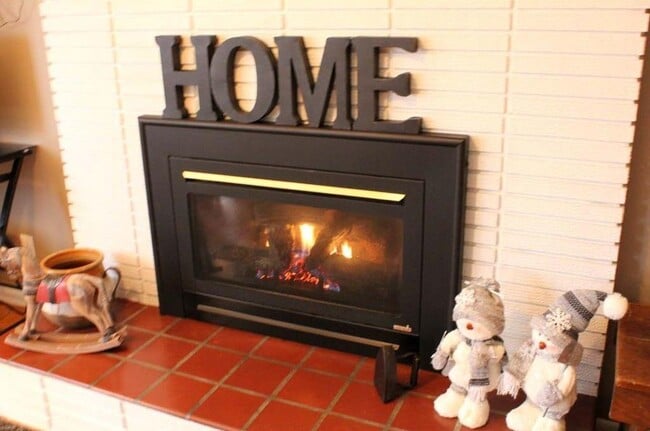 Building Photo - 2646 Yellowstone Ave