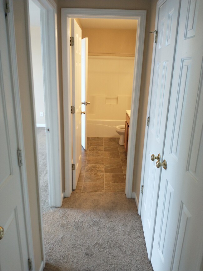 Building Photo - 1533 Stonefield Dr