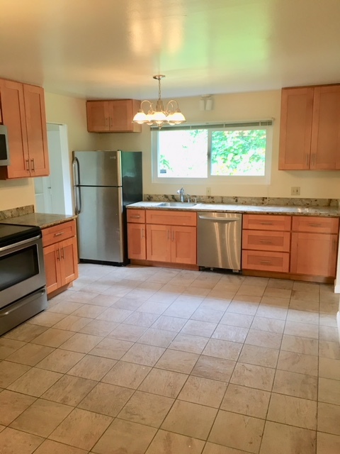 Kitchen - 655 MacArthur Blvd