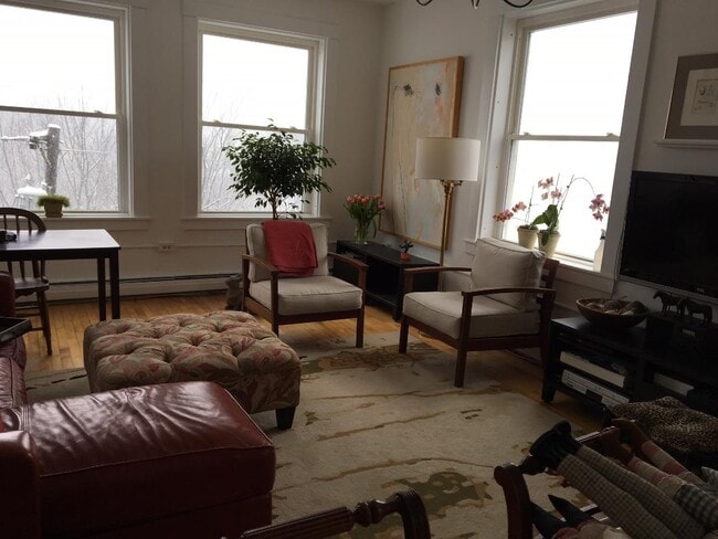 Building Photo - 54 Main St