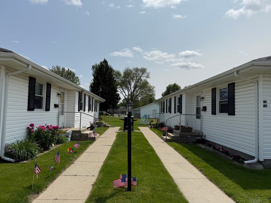 Primary Photo - 721 Swing Ave