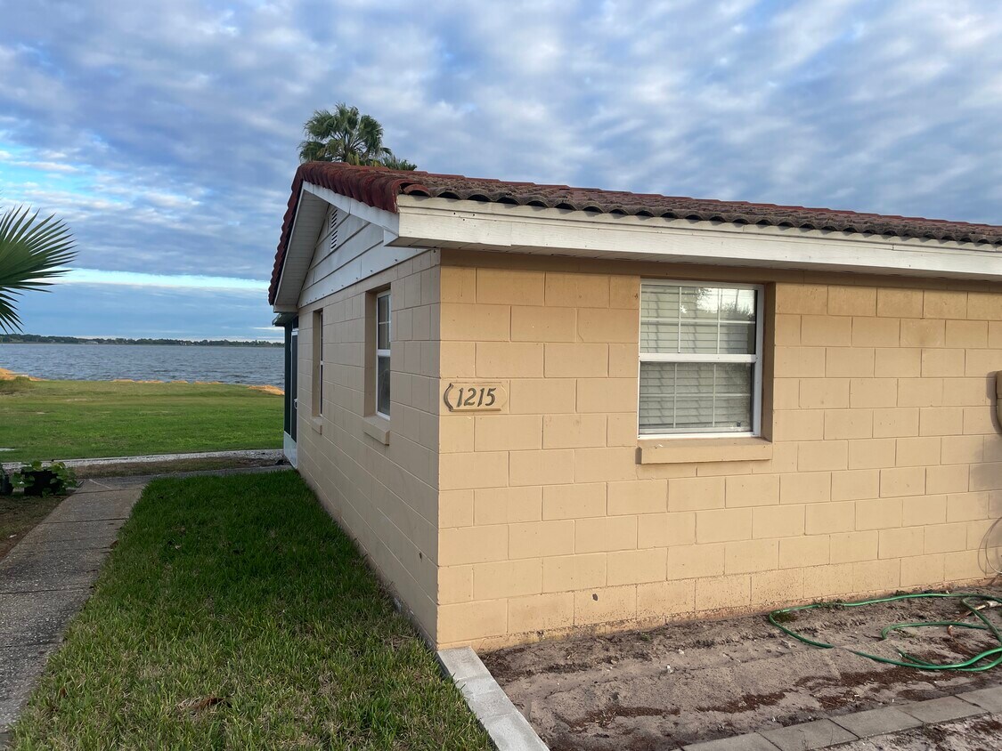 1215 W Pierce St Unit 1215, Lake Alfred, FL 33850 Apartments in Lake