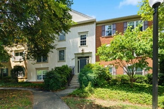 Building Photo - 7761 Inversham Dr
