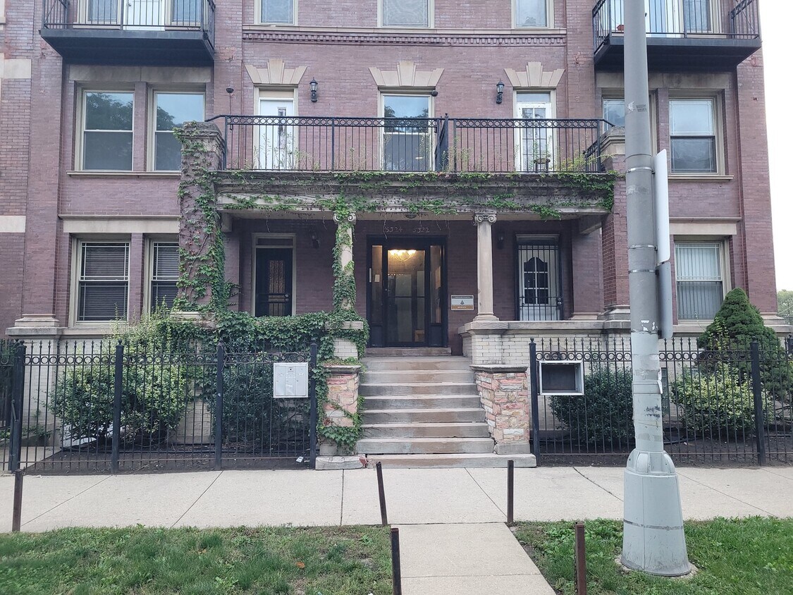Primary Photo - 5322 S King Dr