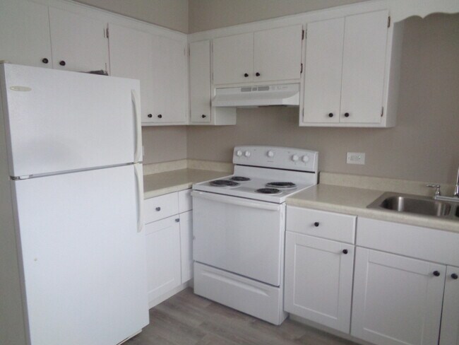 Building Photo - 9644 S Kedzie Ave