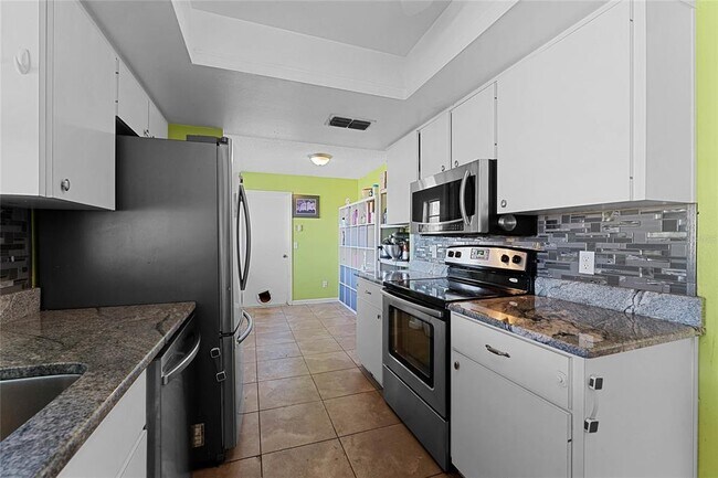 Foto del edificio - 637 Riverwoods Cir