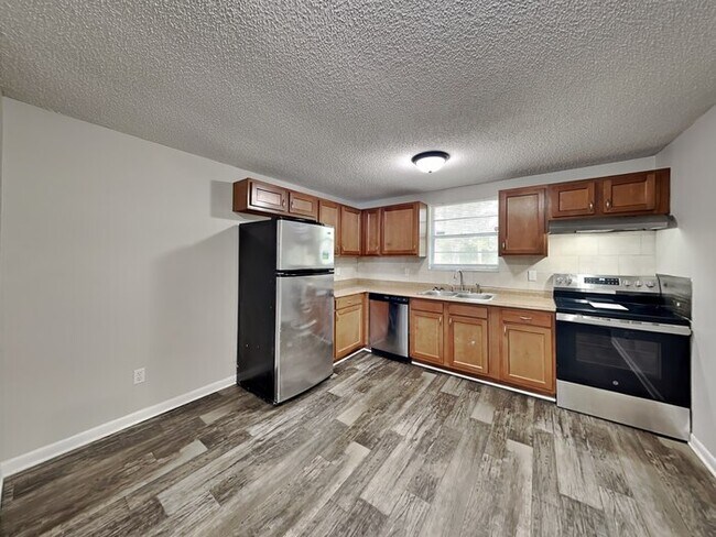 Foto del edificio - 7627 Mc Cowan Dr