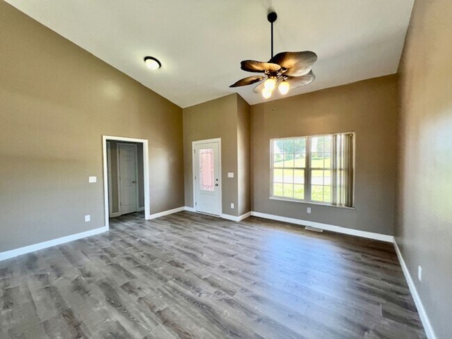 Building Photo - Remodeled Family Home Sevierville