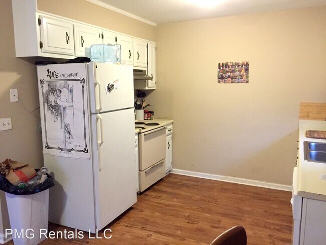 Foto del edificio - 2 br, 1 bath Room For Rent - 31 Southern Ct