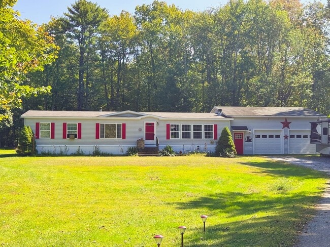 Building Photo - Quaint 2 Bed 2 Bath Home