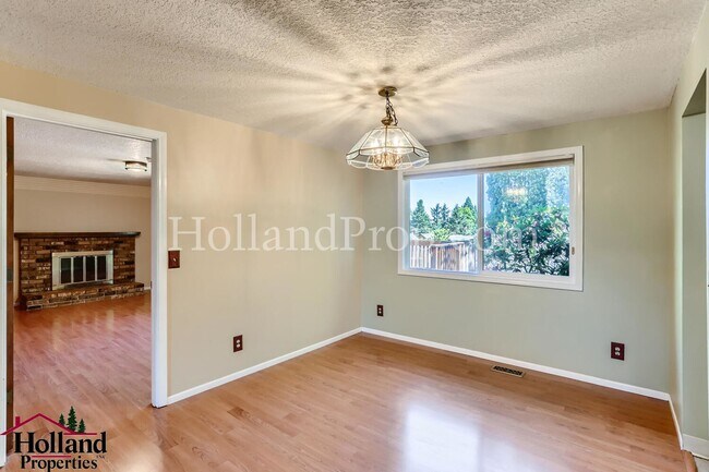 Building Photo - Single Level  3 Bed  Home in a Nice Beaver...