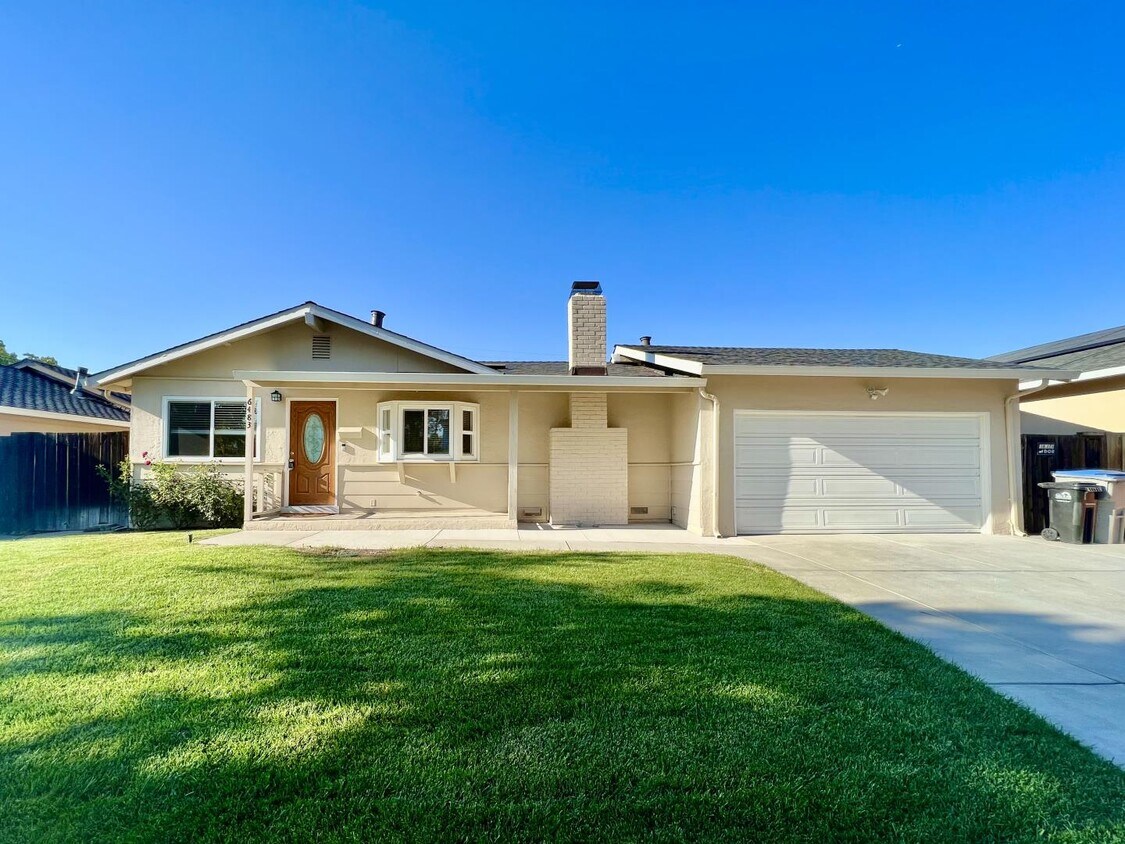 Foto principal - 6483 Windsor Ln
