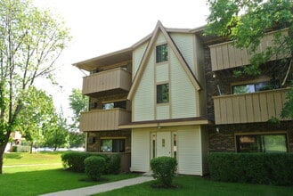 Building Photo - 12 Echo Ct