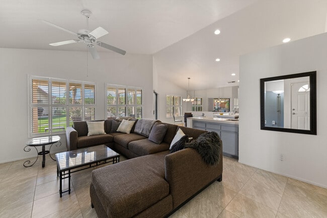 Foto del edificio - 42885 Scirocco Rd