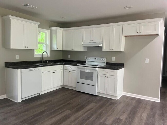 Foto del edificio - 1996 Chestnut Log Dr