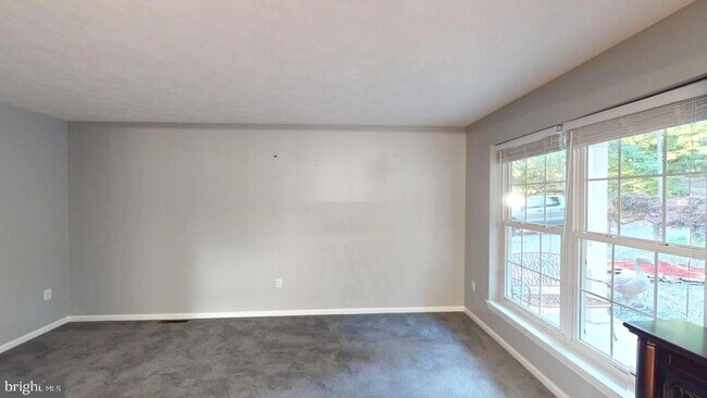 Building Photo - 202 Lakeside Loop