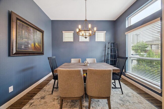 Foto del edificio - 10407 Quiet Courtyard Rd