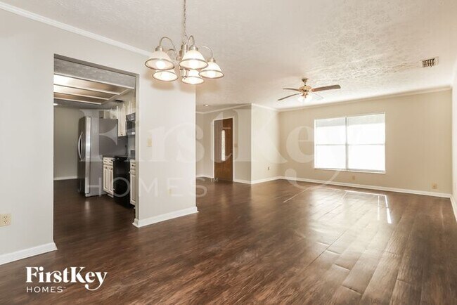 Building Photo - 1707 Southwind Dr