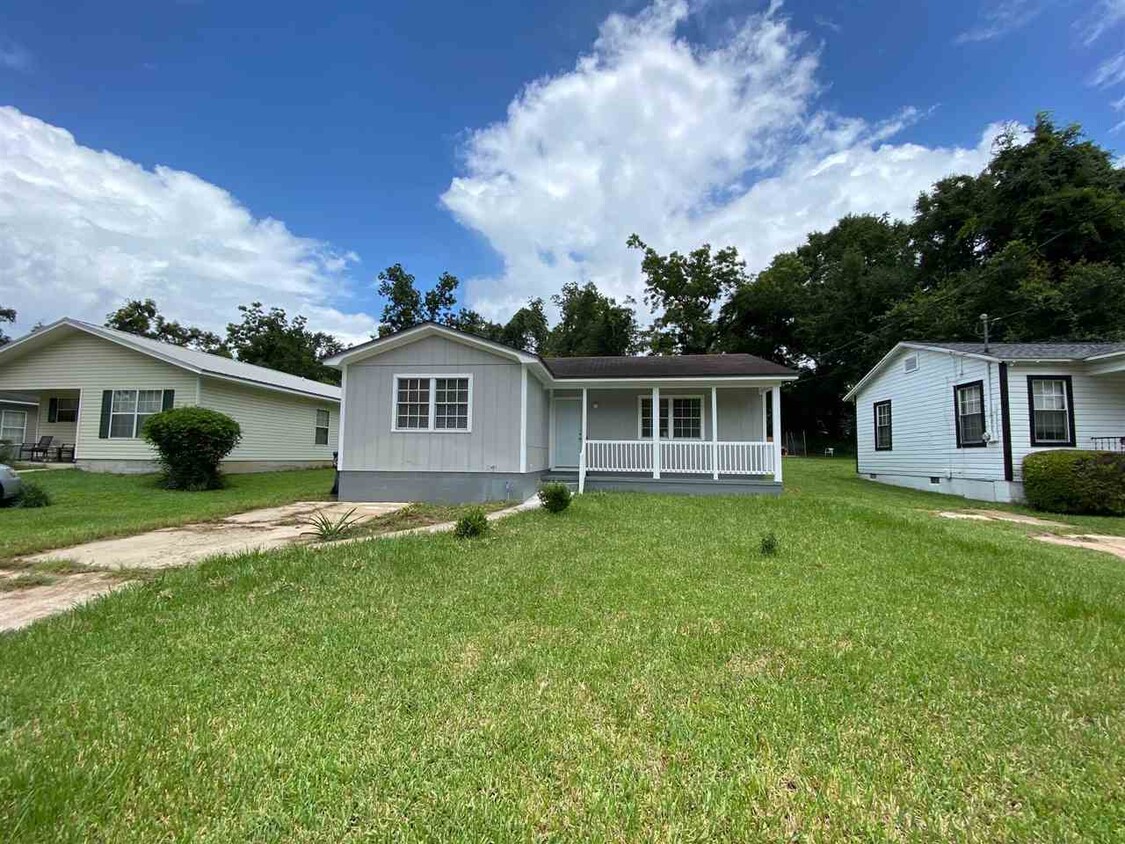 Foto principal - 668 W 6th Ave