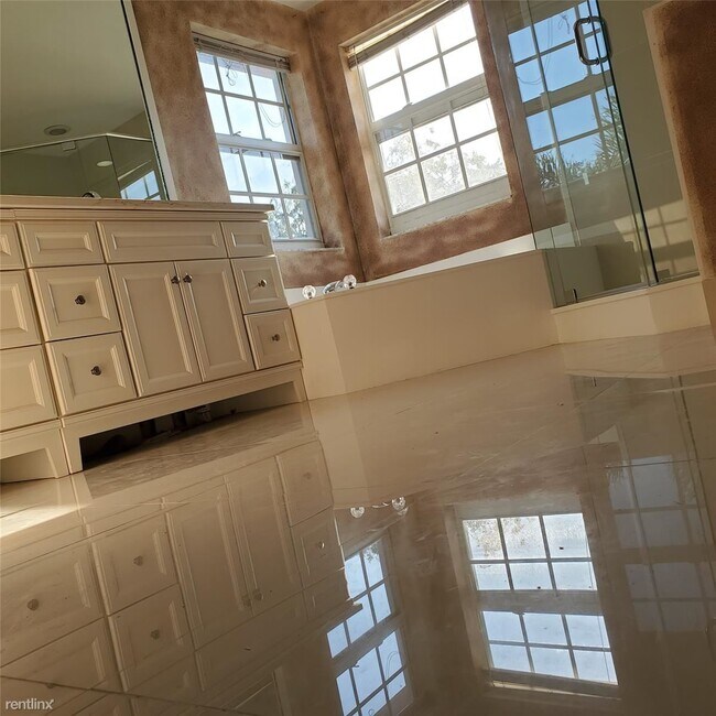Foto del edificio - 5 br, 4 bath House - 4738 NW 119th Ave