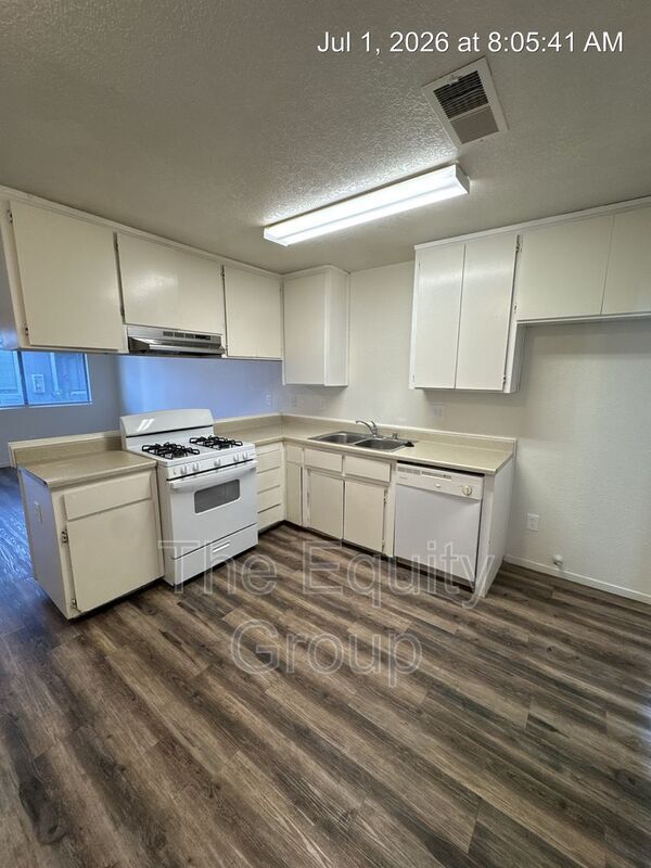 Foto del edificio - 10931 Thompson Dr
