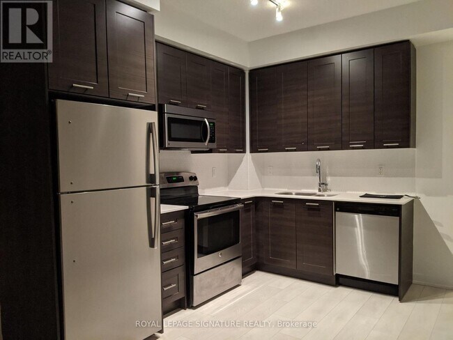 Building Photo - 50 Bruyeres Mews