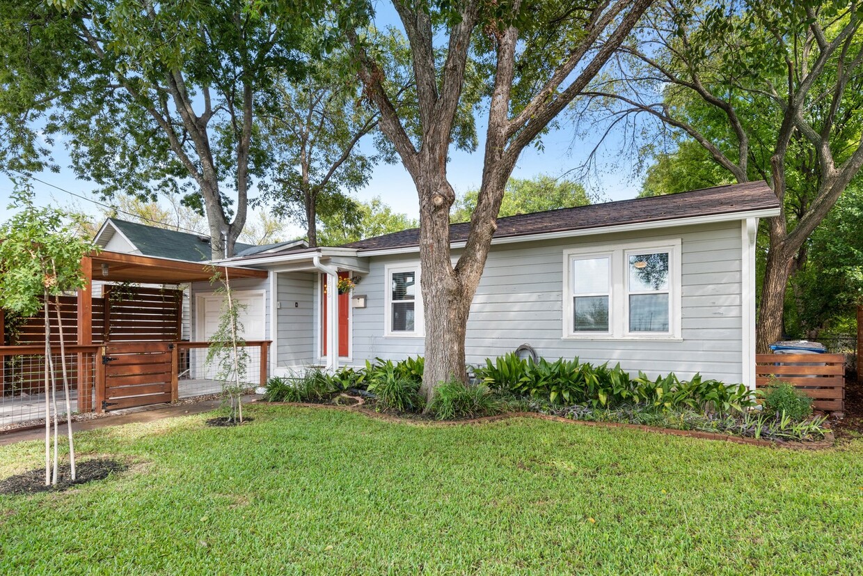 Primary Photo - Available - Charming 3 bed / 2 bath home l...