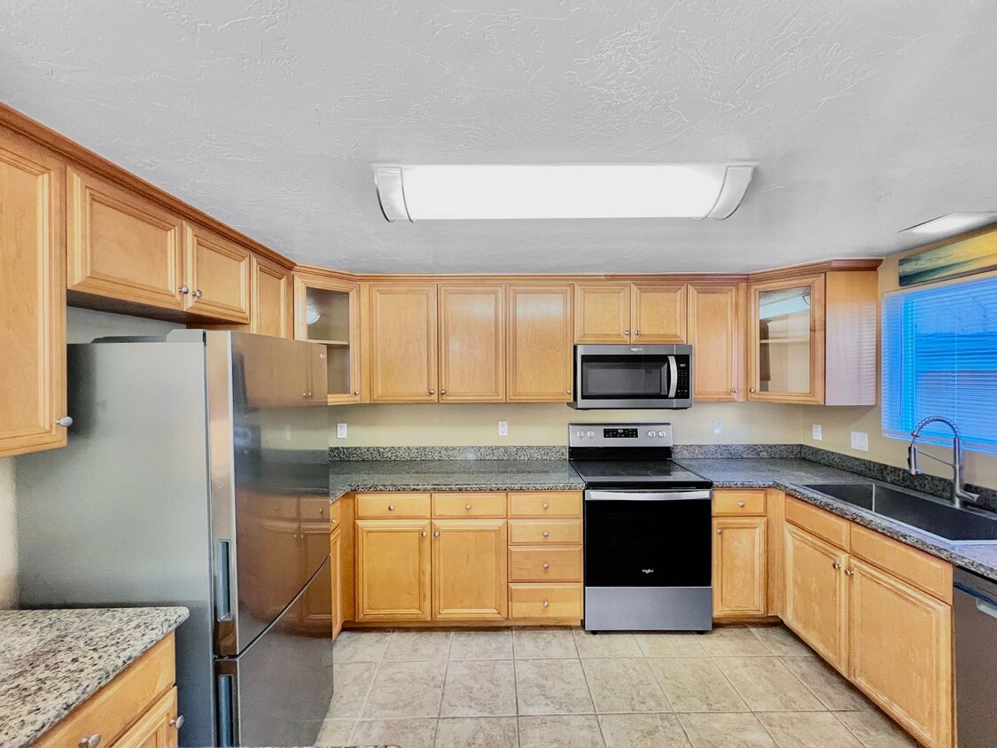 Foto principal - Beautiful 2B/2BA condo w/ Washer/Dryer & R...