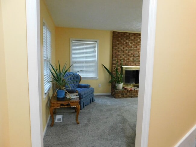 Foto del edificio - 22580 Hoyle Cir