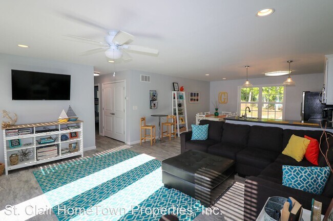 Building Photo - 3 br, 2 bath House - 136 CEDAR COVE WAY
