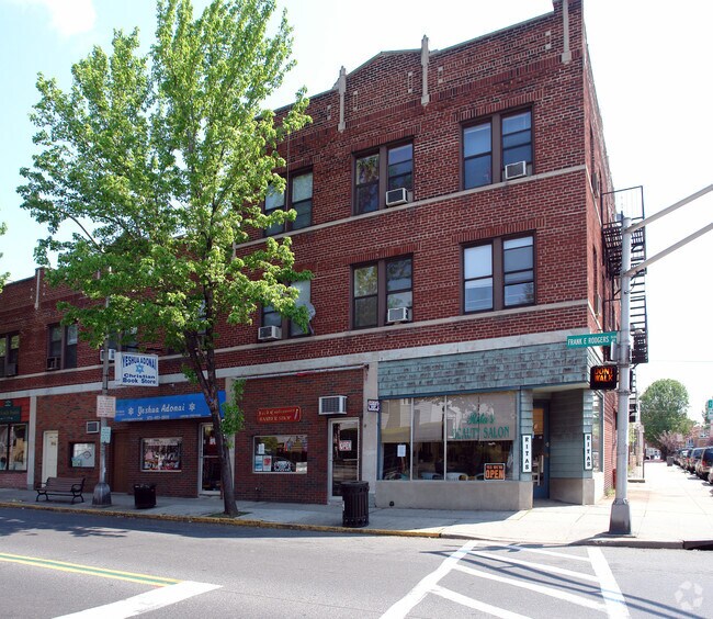 Building Photo - 101-107 Frank E Rodgers Blvd N