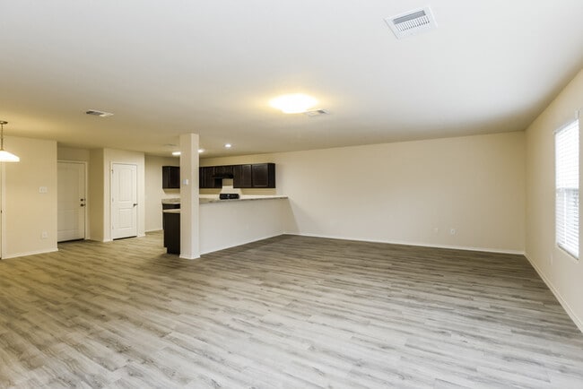 Photo - 2065 Oakwood Forest Dr House