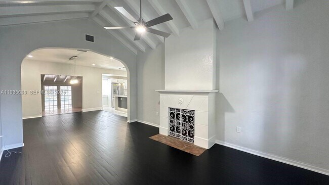 Building Photo - 1824 SW 24th St