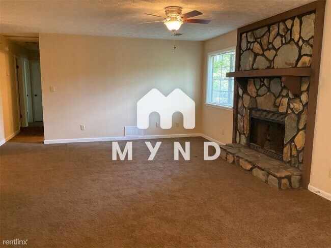 Foto del edificio - 3 br, 2 bath House - 9384 Woodloop Ct