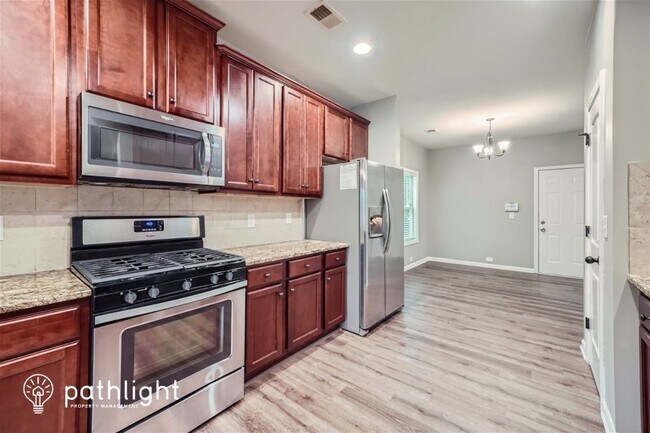 Building Photo - 4089 Lake Manor Way