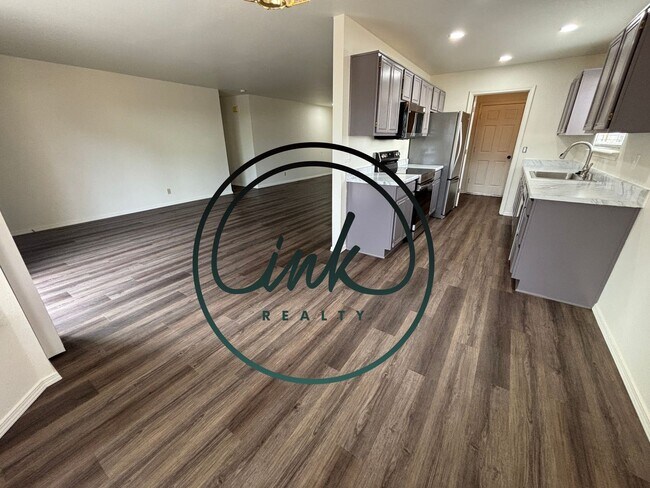 Foto del edificio - Newly updated Chichester Estates home