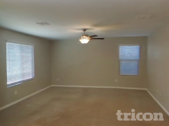 Foto del edificio - 8235 W Illini St