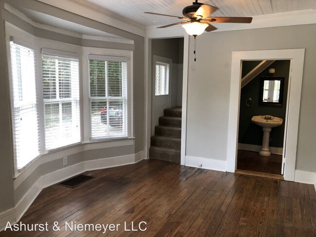 Building Photo - 2 br, 1.5 bath House - 19 Fels Ave