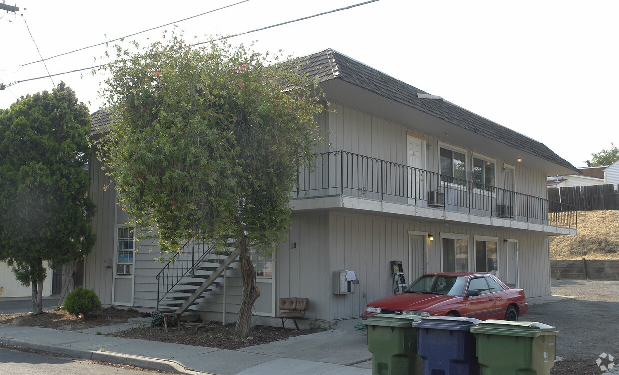 Primary Photo - 18 S Lake Dr