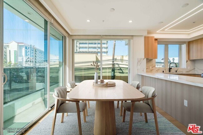 Building Photo - 1414 S Beverly Dr