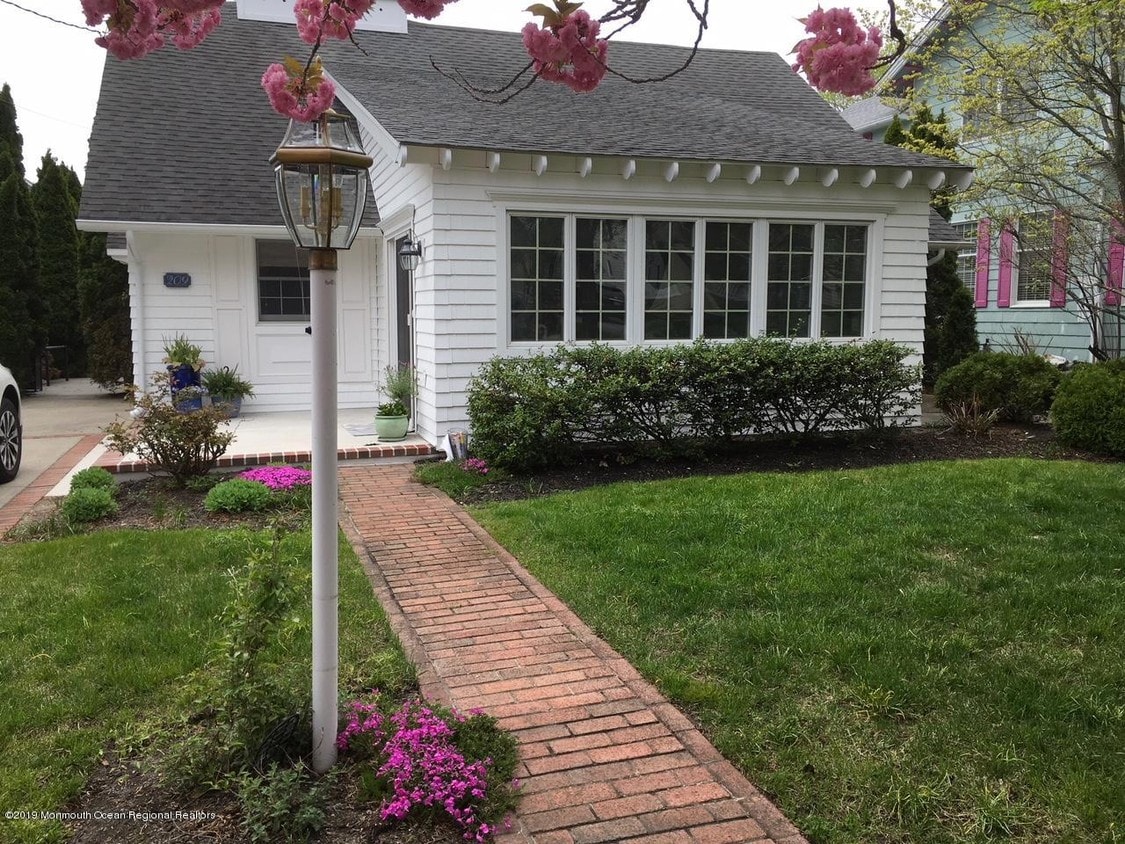 Primary Photo - 209 Atlantic Ave