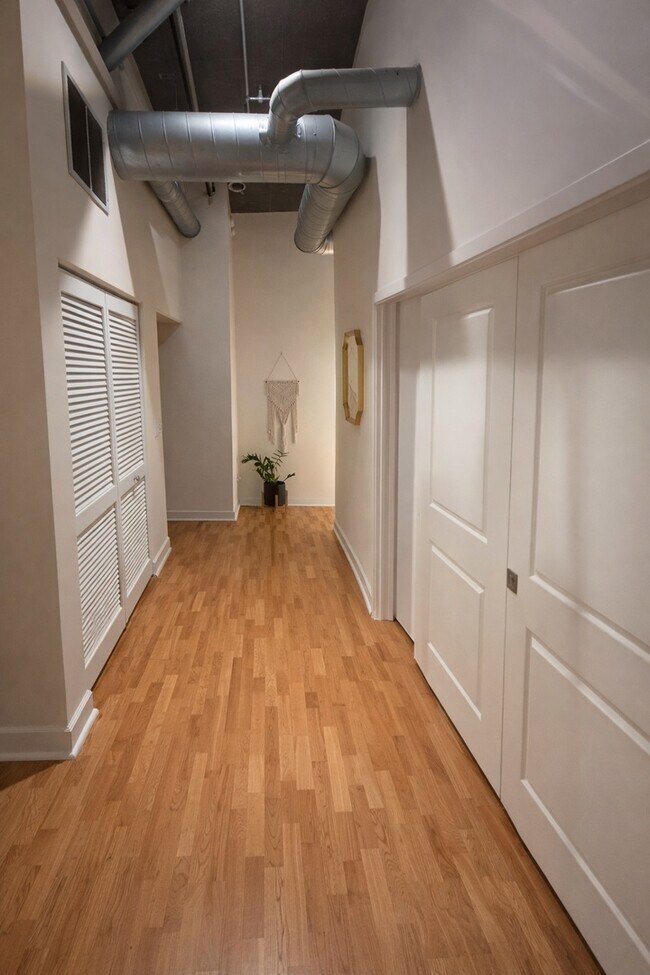 Foto del edificio - 3963 W Belmont Ave