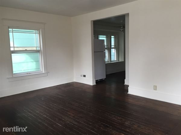 Building Photo - 412 W Saginaw St